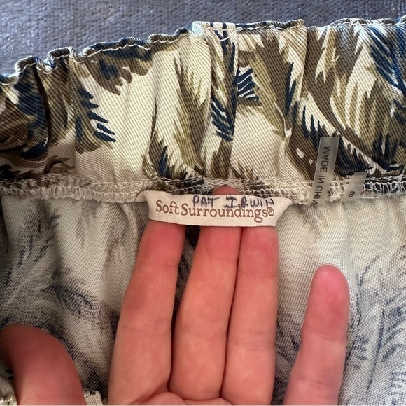 Soft Surroundings Tencel Relax Pull On Tropical Palm Tree Summer Pants - Picture 6 of 11